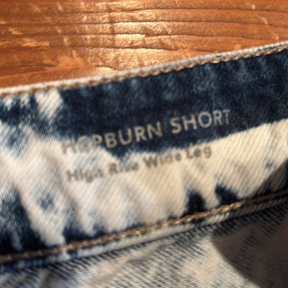 DL 1961 shorts, size 30 - Picture 3 of 4